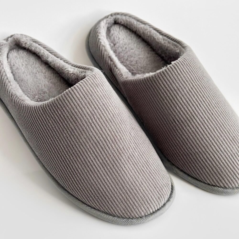 Men’s Home Slippers: Soft Velvet Indoor Shoes with Non-Slip Sole for Comfort
